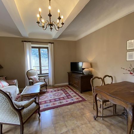 Le Mas De Roussa Meyrannes Habitación foto